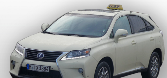 Das Lexus Hybrid Taxi für Grünwald